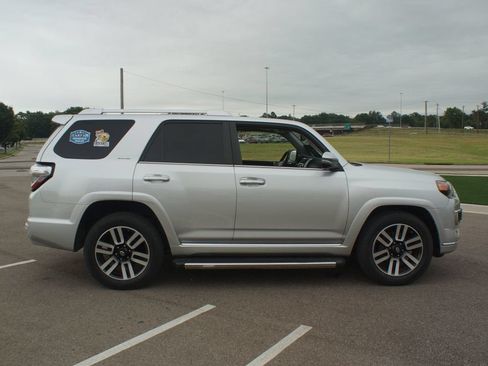 Used 2018 Toyota 4Runner Limited RWD image 21