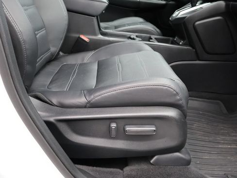Used 2020 Honda CR-V EX-L image 10