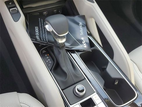 New 2025 Kia Telluride S image 23