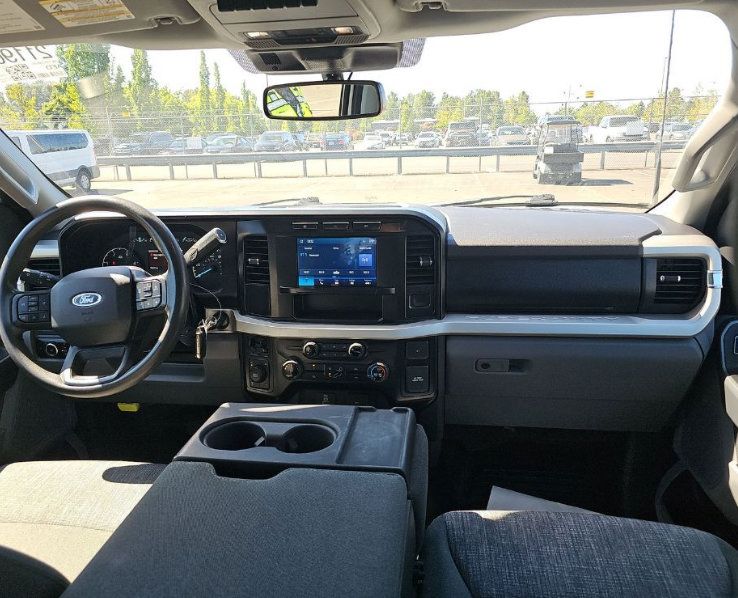 Used 2023 Ford F350 XLT AWD/4WD image 5
