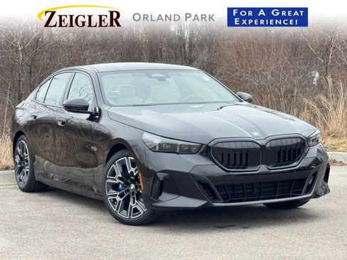 New 2026 BMW 550e xDrive w/ Premium Package image 1