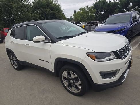 Used 2018 Jeep Compass Limited w/ Navigation Group AWD/4WD image 2