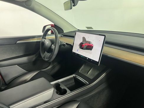Used 2024 Tesla Model Y Long Range image 28