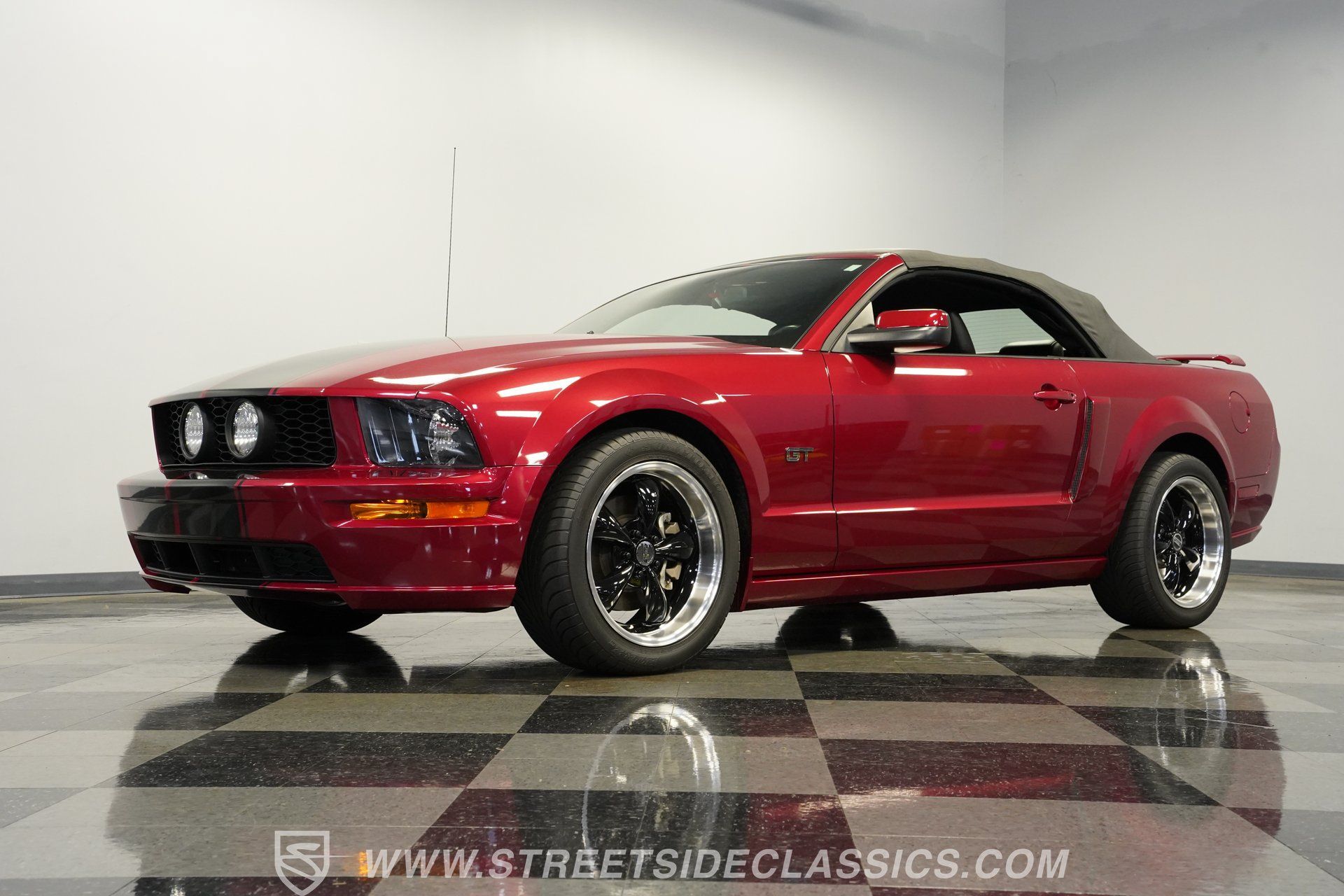 Used 2006 Ford Mustang GT RWD image 22
