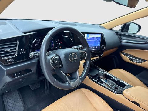 Used 2024 Lexus NX 250 FWD w/ Towing Package (2000 Lbs) image 18