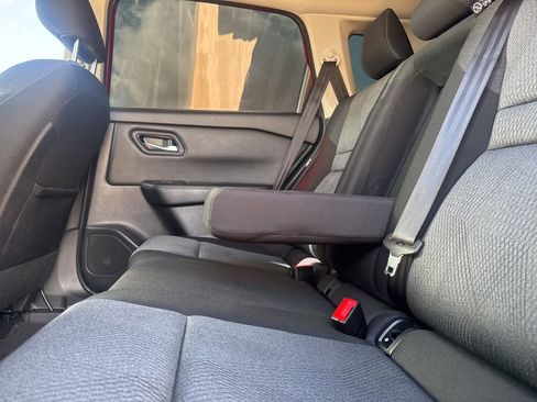 Certified 2024 Nissan Rogue SV image 35