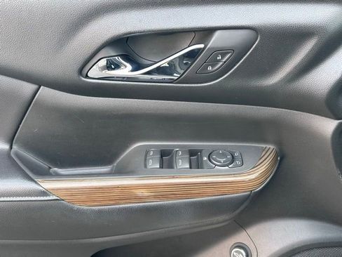 Used 2018 GMC Acadia SLE w/ Driver Alert Package I image 24