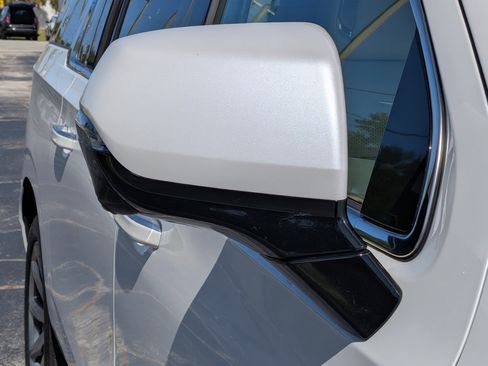 Used 2021 Cadillac Escalade ESV Premium Luxury Platinum RWD image 11