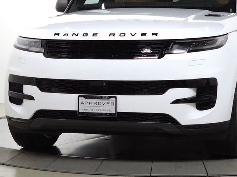 Used 2025 Land Rover Range Rover Sport SE AWD/4WD image 13
