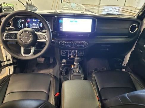 Used 2024 Jeep Wrangler Unlimited Sahara image 13