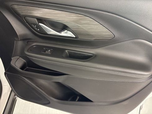 Used 2024 GMC Terrain SLT image 19