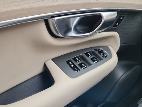 New 2026 Volvo XC90 T8 Plus w/ Protection Package image 14