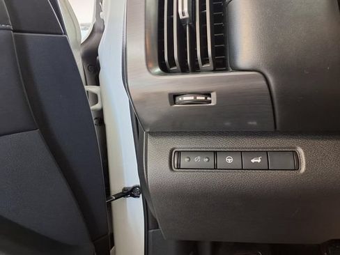 Used 2024 Nissan Pathfinder SL FWD image 16