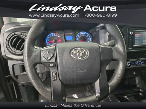 Used 2017 Toyota Tacoma SR image 15