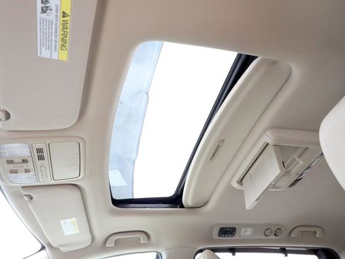 Used 2016 Honda Odyssey Touring image 25