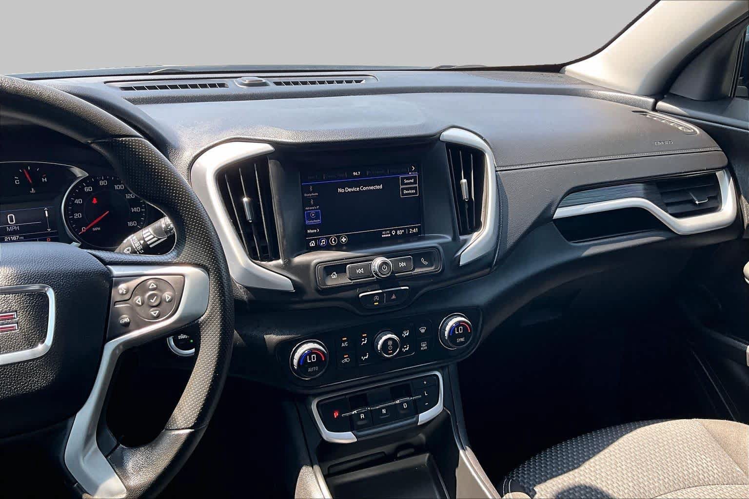 Used 2024 GMC Terrain SLE w/ Driver Convenience Package FWD image 7