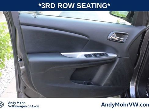Used 2019 Dodge Journey SE FWD image 17