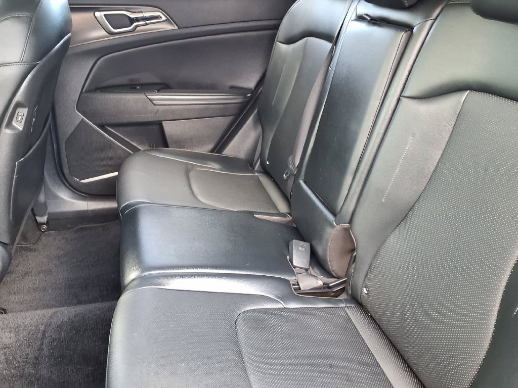Certified 2024 Kia Sportage EX FWD image 12