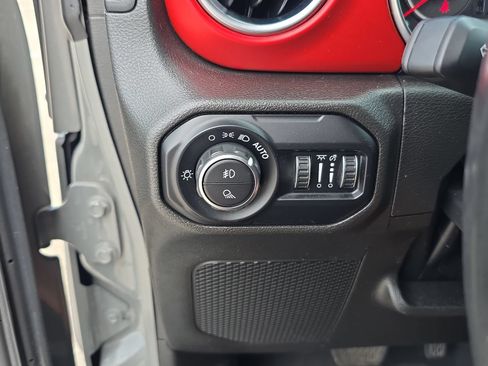 Used 2022 Jeep Gladiator Rubicon w/ LED Lighting Group AWD/4WD image 23