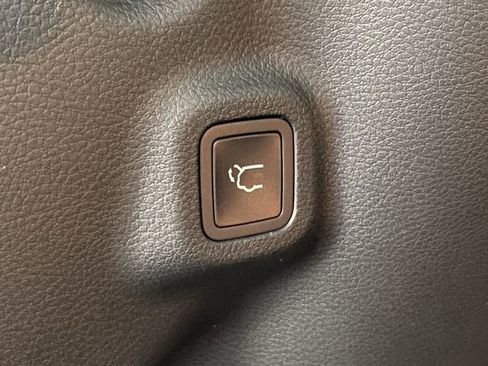 New 2025 Jeep Compass Latitude w/ Sun & Sound Group image 15