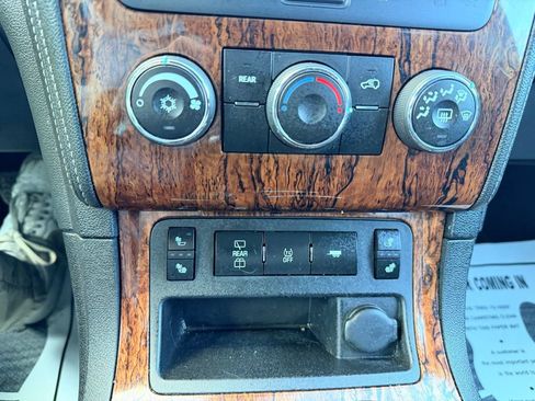 Used 2014 Chevrolet Traverse LT image 20
