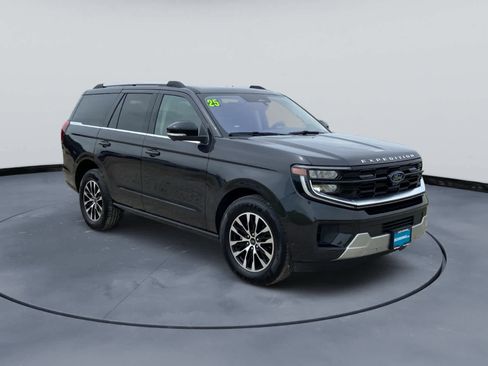 Used 2025 Ford Expedition Platinum AWD/4WD image 5