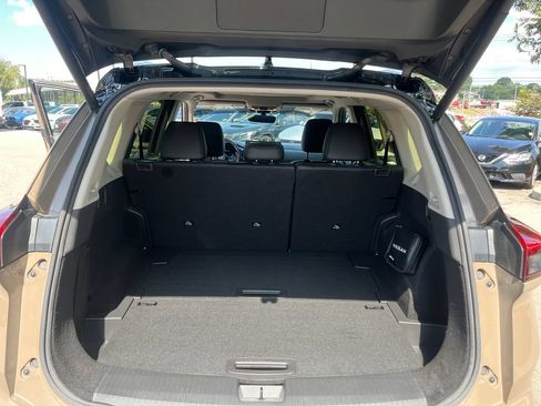 Used 2024 Nissan Rogue Platinum FWD image 20