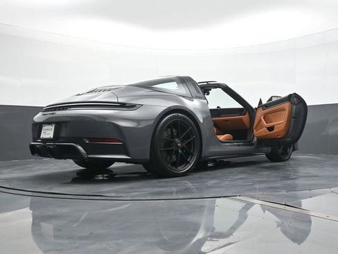 Certified 2026 Porsche 911 Targa 4 GTS AWD/4WD image 22