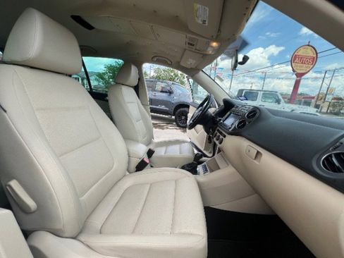 Used 2013 Volkswagen Tiguan SE image 14