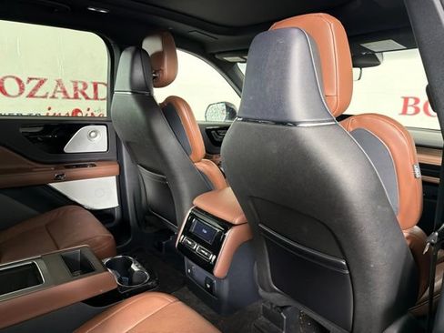 Used 2025 Lincoln Aviator Reserve w/ Luxury Package RWD image 32