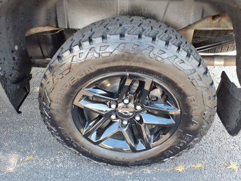 Used 2020 Chevrolet Silverado 1500 Custom Trail Boss w/ Custom Convenience Package AWD/4WD image 30