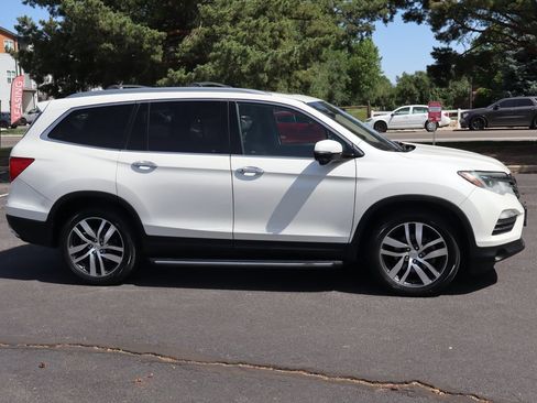 Used 2016 Honda Pilot Touring image 3