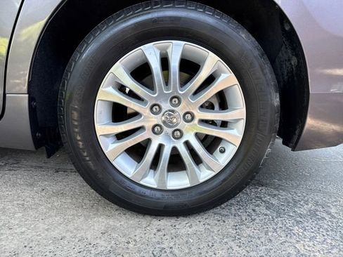 Used 2013 Toyota Sienna XLE FWD image 26
