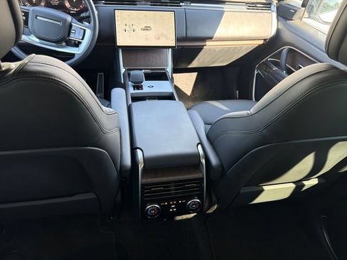 Used 2025 Land Rover Range Rover SE AWD/4WD image 18