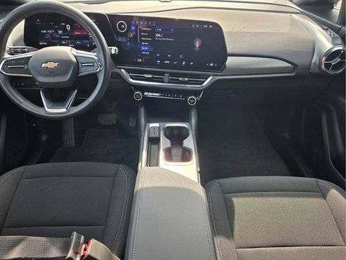 Used 2026 Chevrolet Equinox EV LT FWD image 15