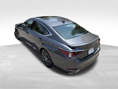 Used 2025 Lexus ES 350 w/ Premium Package FWD image 4