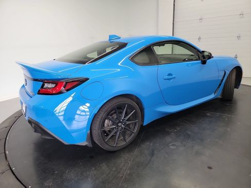 Used 2023 Toyota GR86 Premium RWD image 9
