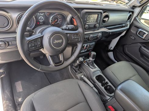 Used 2019 Jeep Wrangler Sport AWD/4WD image 8