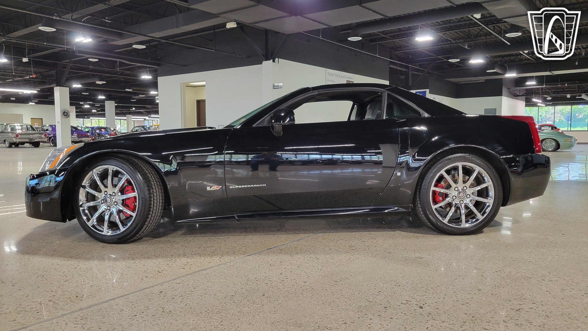 Used 2008 Cadillac XLR V RWD image 2
