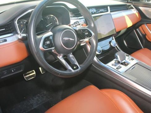 Used 2022 Jaguar XF R-Dynamic SE image 15