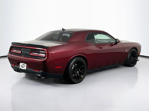 Used 2017 Dodge Challenger R/T Scat Pack RWD image 15