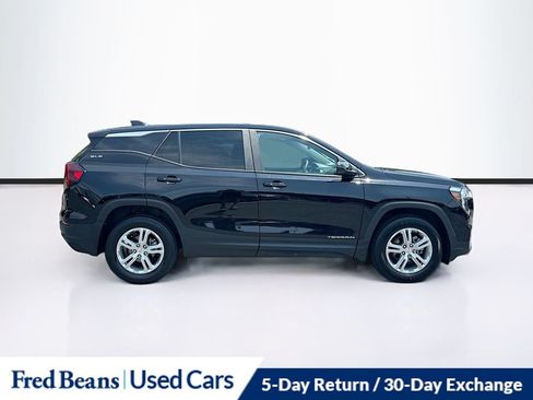 Used 2024 GMC Terrain SLE AWD/4WD image 12