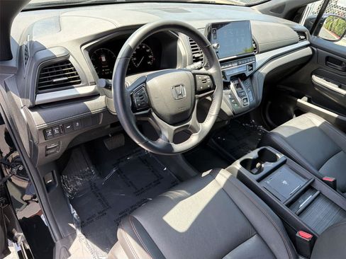 Used 2025 Honda Odyssey Sport-L image 2