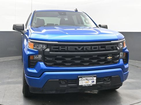Used 2023 Chevrolet Silverado 1500 Custom image 3