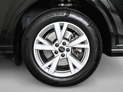 Certified 2025 Audi Q5 Premium w/ Convenience Package AWD/4WD image 24