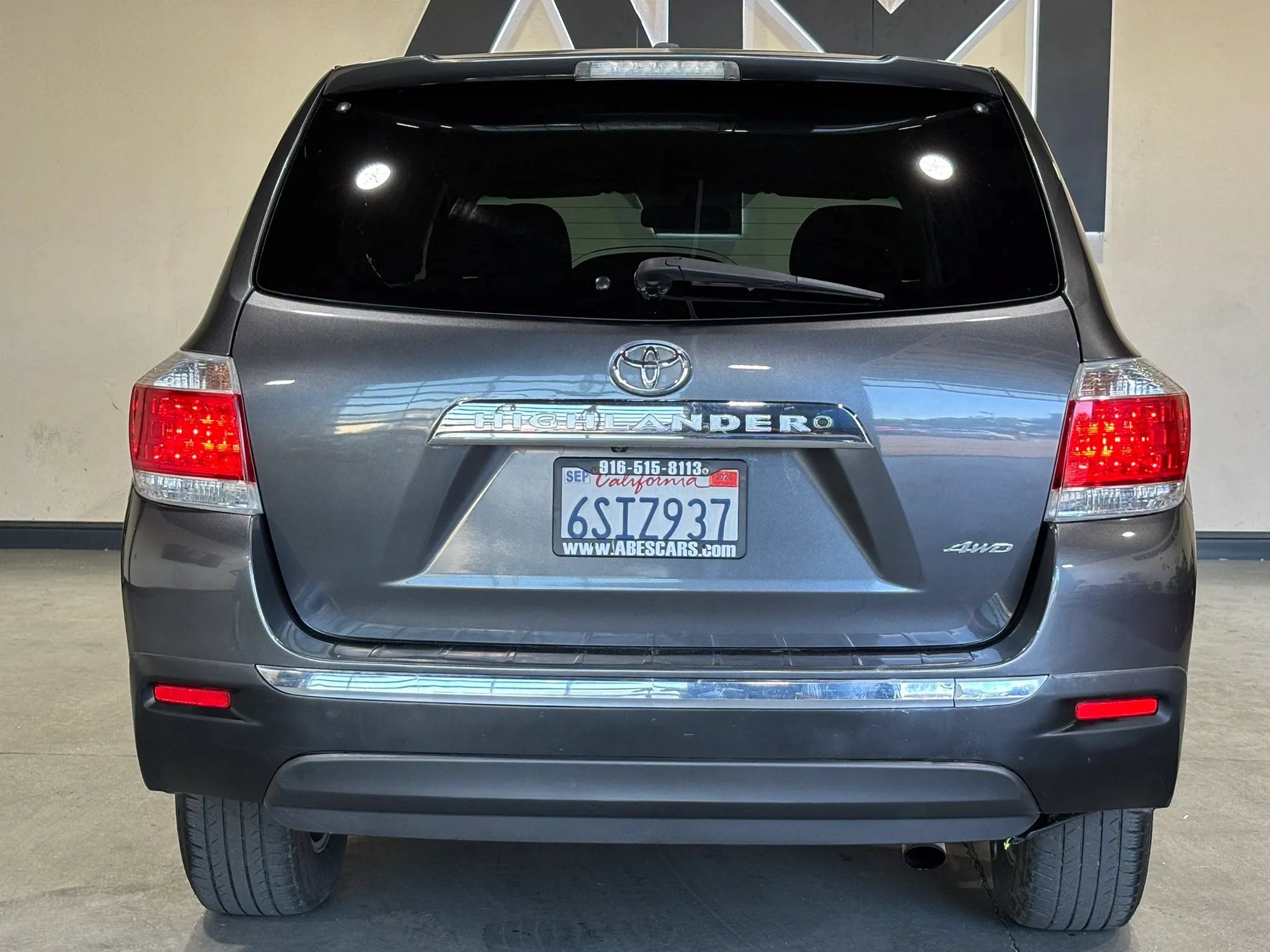 Used 2012 Toyota Highlander 4WD w/ Tech Pkg image 5