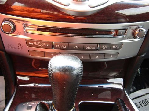 Used 2016 INFINITI Q70 L 3.7 image 23