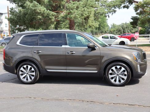 Used 2022 Kia Telluride S AWD/4WD image 3