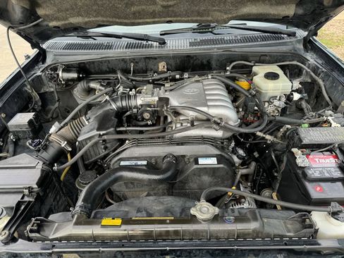 Used 2001 Toyota 4Runner SR5 image 12