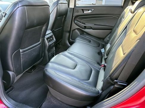 Used 2020 Ford Edge Titanium w/ Equipment Group 301A image 10